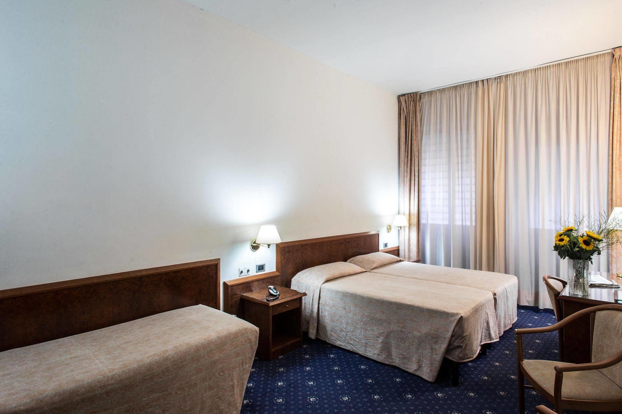 Hotel Mirage Флоренция Экстерьер фото